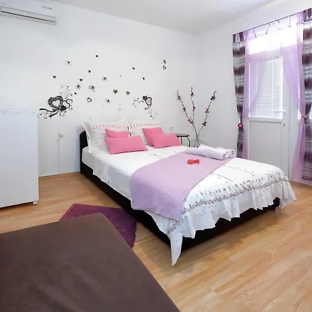Ivana Apartment *