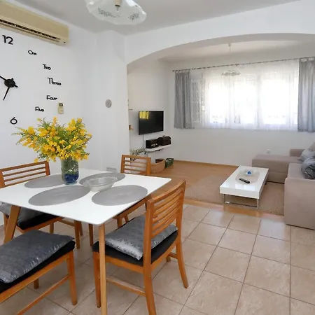 Apartment Ivana *