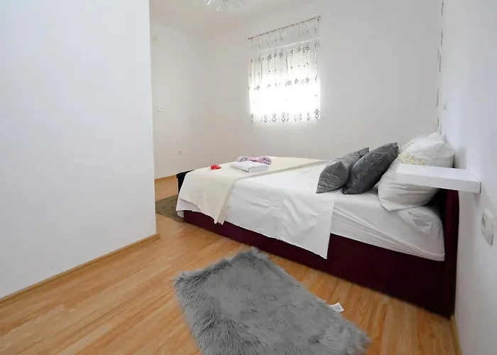 Ivana Appartement *